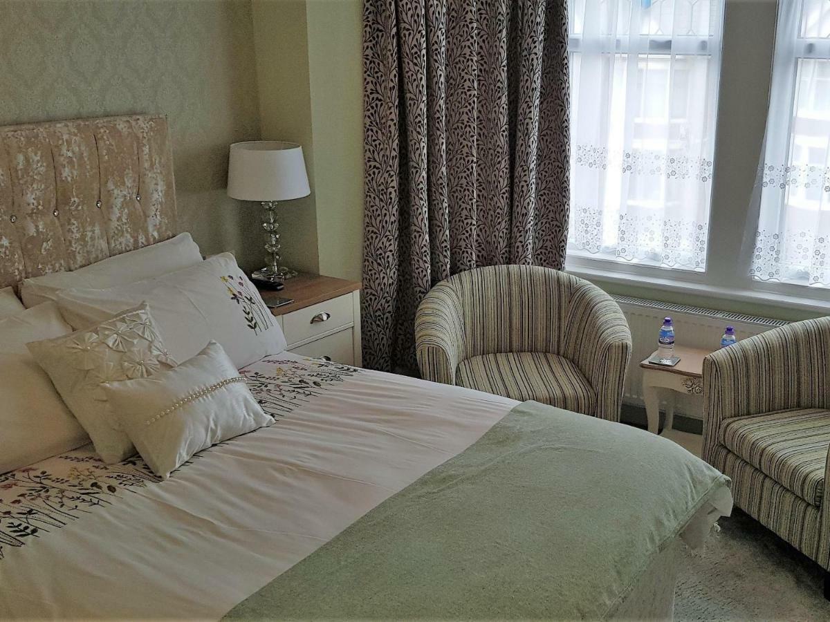 Courtneys Of Gynn Square Bed and Breakfast Blackpool Eksteriør billede